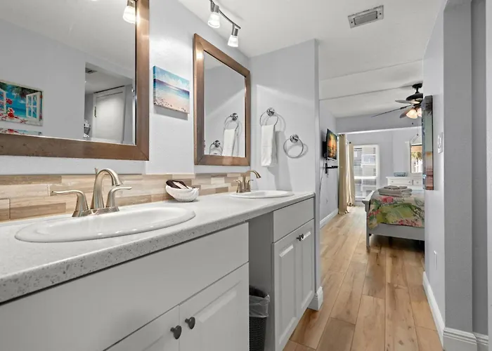 102 Waterview * Clearwater Beach
